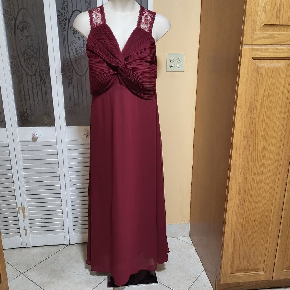 Roii Fashion Ladies "NEW" Beautiful Formal Long Burgundy Dress